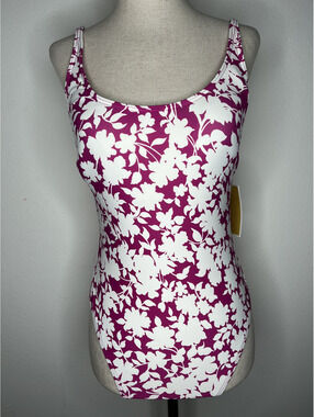 NWT MICHAEL Michael Kors Women's Bright Wild Berry One-Piece Swimsuit Size 8